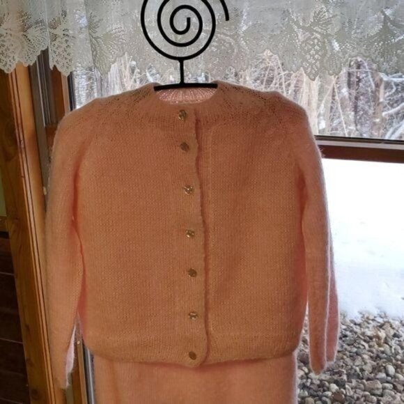 Vintage Handmade 1960's Stunning Wool & Angora Lt. Pink Lined 2 pc. Skirt Set - Picture 3 of 16